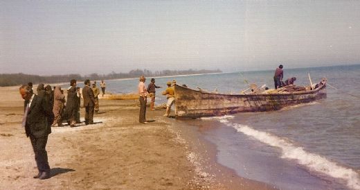 Ulovlige størfiskere ved det Kaspiske hav.Fishermen at the Caspian Sea