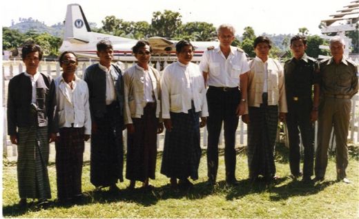 Træning i Gangaw. Short field landing training at Gangaw